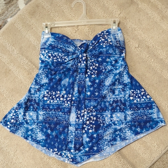 Vibrant Blue & White Strapless Top Built In Bra New No Tags - Picture 6 of 7